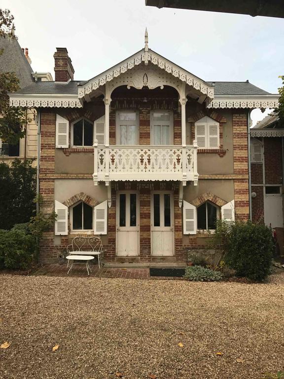 Les Graves Villa Villerville Exterior photo